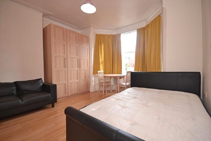 Studio To Rent In Connaught Road, Reading, RG30