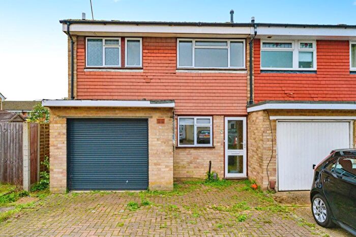 3 Bedroom End Of Terrace House For Sale In Chantry Lane, London Colney, St. Albans, AL2