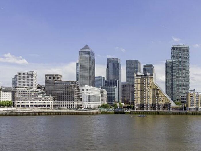 2 Bedroom Flat To Rent In Christian Court, Rotherhithe Street, London, SE16