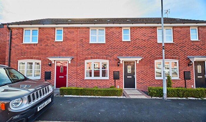 3 Bedroom Town House For Sale In Bonneville Road, Hinckley, LE10