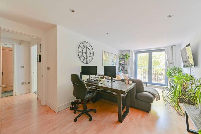 2 Bedroom Flat For Sale In Streatham Place, Streatham Hill, London, SW2