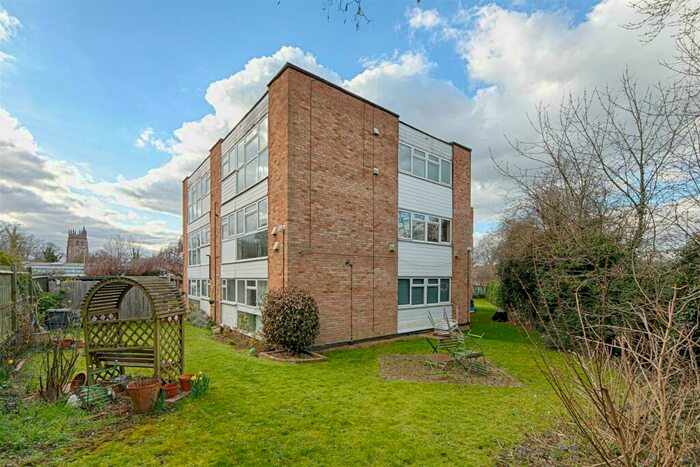 2 Bedroom Flat To Rent In Gwynns Walk, Hertford, SG13