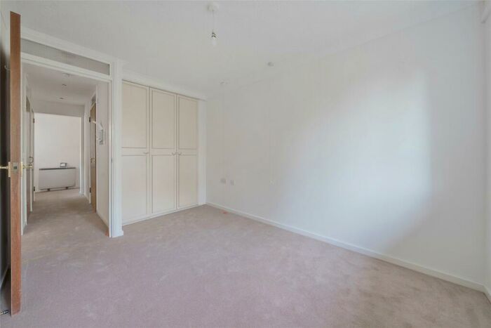 1 Bedroom Apartment For Sale In Wordsworth Drive, Cheam, Sutton, SM3