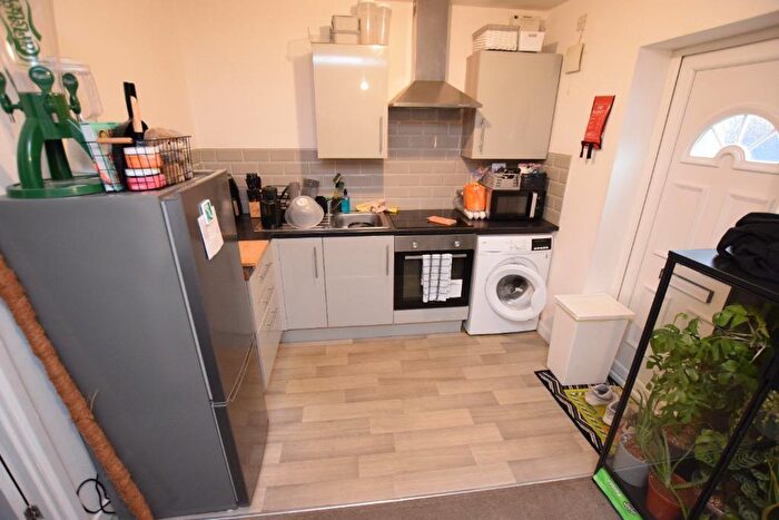 1 Bedroom Apartment To Rent In Queen Eleanor Road, Far Cotton, Northampton, NN4