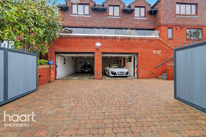 6 Bedroom Detached House For Sale In Queenborough Drive, Kent, ME12