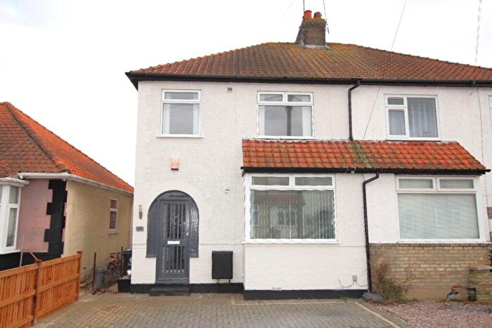 3 Bedroom Semi-Detached House For Sale In Melbourne Road, Clacton On Sea, CO15