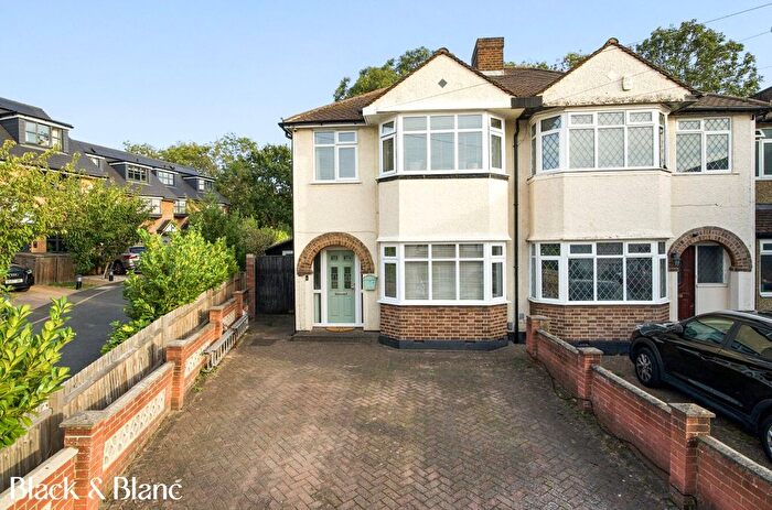 3 Bedroom Semi-Detached House For Sale In Ash Tree Close, Croydon, CR0