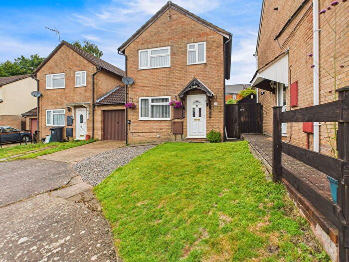 3 Bedroom Link Detached House For Sale In Puzzle Close, Bream, GL15