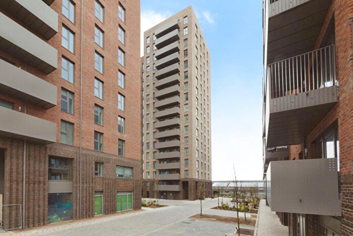 2 Bedroom Flat For Sale In Teal Road, Ilford, Essex, IG3