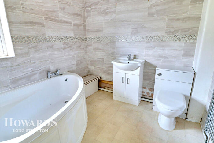 3 Bedroom Semi-Detached House For Sale In Chestnut Road, Pulham-St-Mary, IP21