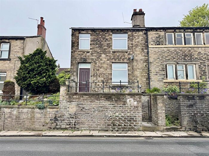 2 Bedroom End Of Terrace House To Rent In Northgate, Almondbury, Huddersfield, HD5