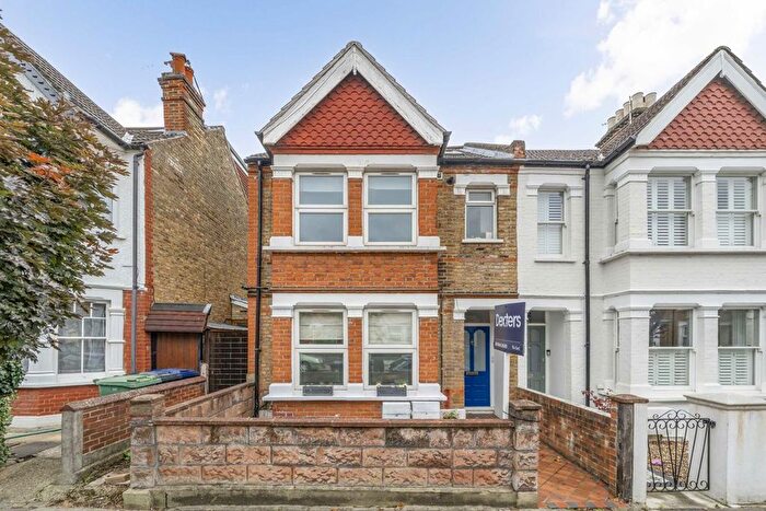 3 Bedroom Flat To Rent In Elthorne Avenue, London, W7