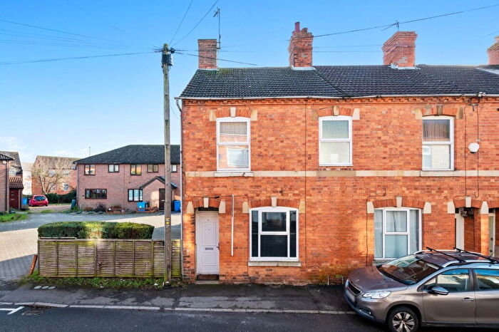 2 Bedroom End Of Terrace House For Sale In Jubilee Street, Rothwell, NN14