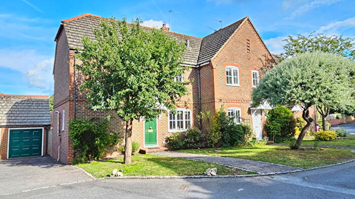 3 Bedroom End Of Terrace House For Sale In The Close, Hampstead Norreys, RG18