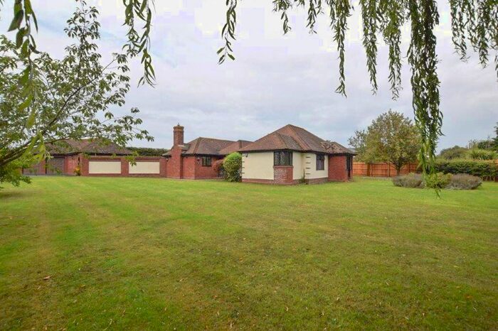 5 Bedroom Detached Bungalow To Rent In Great Tey Road, Little Tey, Colchester CO6