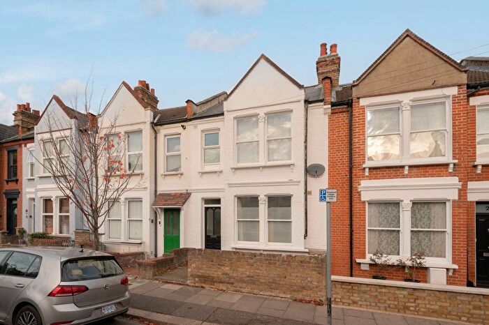 1 Bedroom Flat To Rent In Kohat Road, Wimbledon, London, SW19