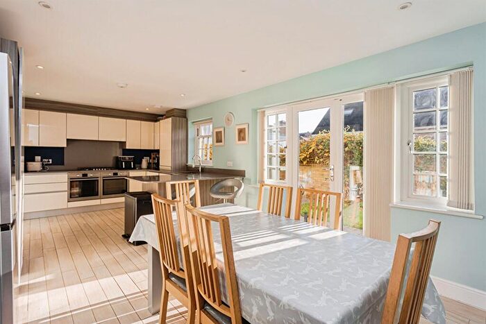 4 Bedroom End Of Terrace House For Sale In Bennetts Rise, Haywards Heath, RH16