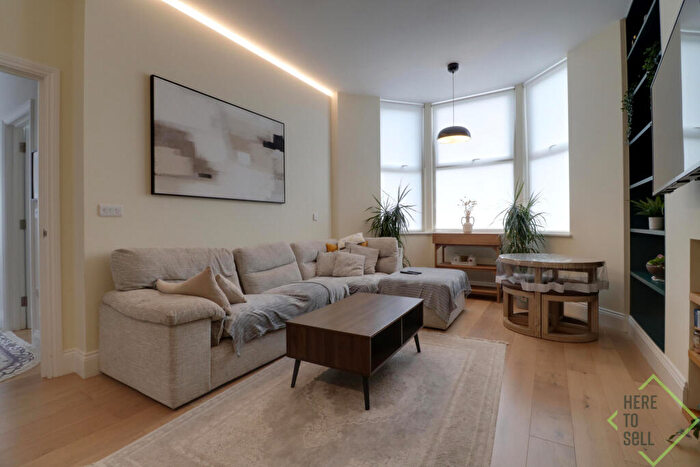 2 Bedroom Flat To Rent In Church Hill, Winchmore Hill, N21