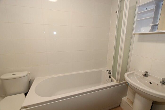 1 Bedroom Flat For Sale In Dale Road, Reading, RG2