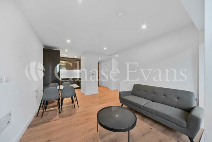 2 Bedroom Flat To Rent In Mary Neuner Road, Wood Green, London, N8