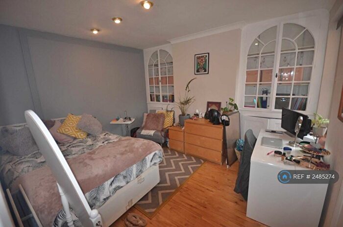 Studio To Rent In New Haw Road, Addlestone, KT15