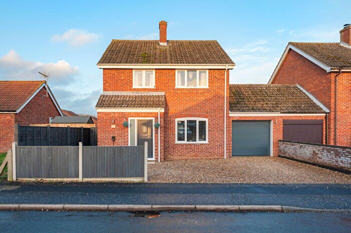 4 Bedroom Link Detached House For Sale In Manor Close, Hockering, NR20