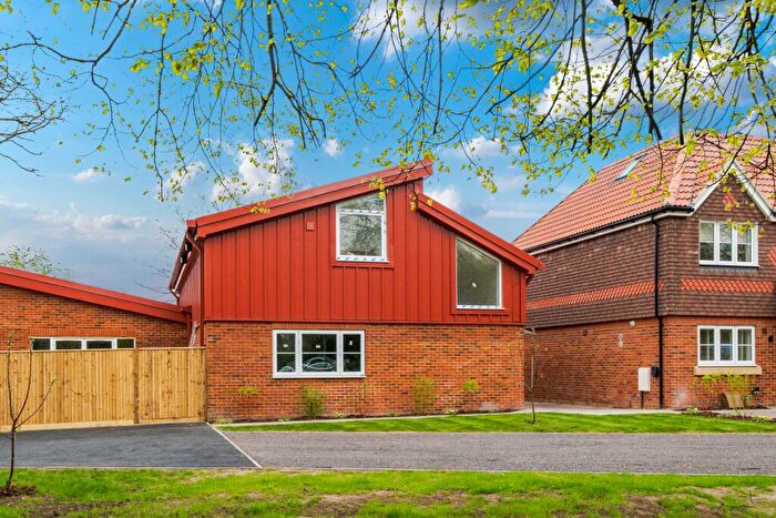 1 Bedroom Maisonette For Sale In Woking, GU22