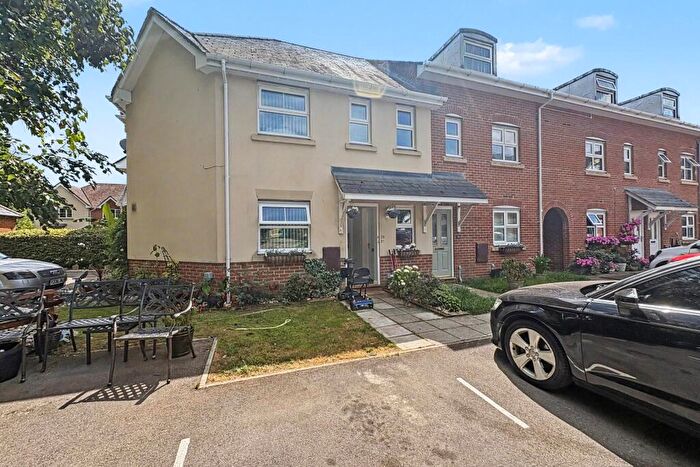 2 Bedroom Flat For Sale In Wimborne, BH21