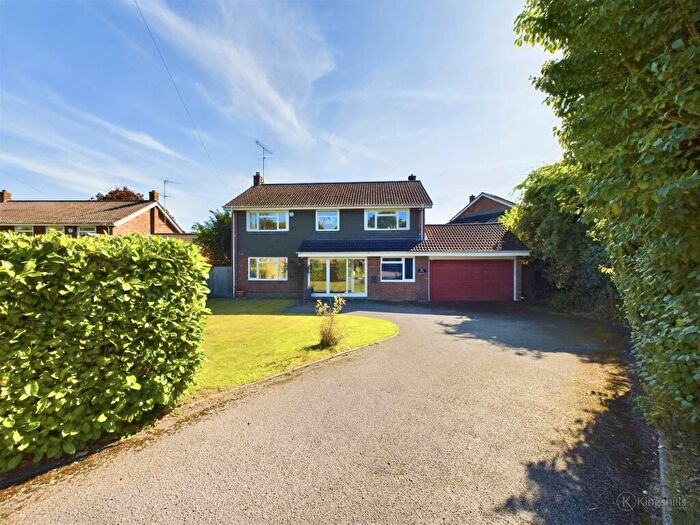 4 Bedroom Detached House For Sale In New Road, Little Kingshill, Great Missenden, Buckinghamshire, HP16