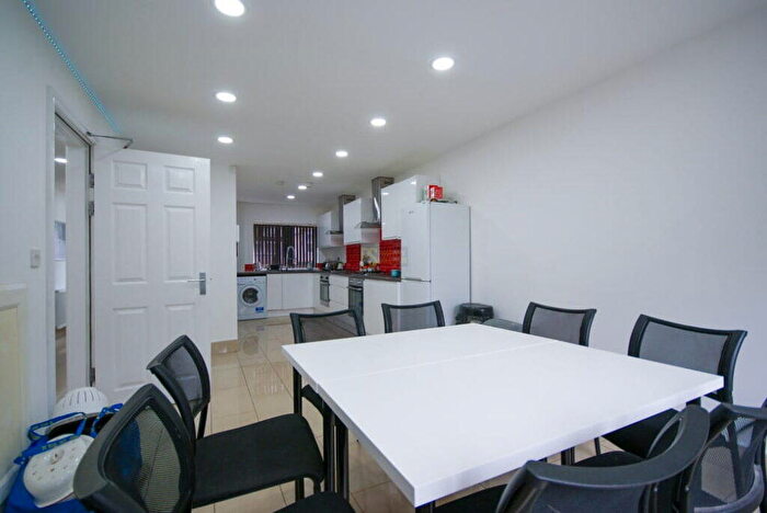 8 Bedroom Semi-Detached House To Rent In Rookery Road, Selly Oak, Birmingham, B29