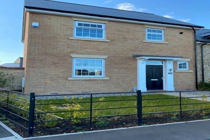 3 Bedroom Semi-Detached House To Rent In Stockwell Road, Taunton, TA1