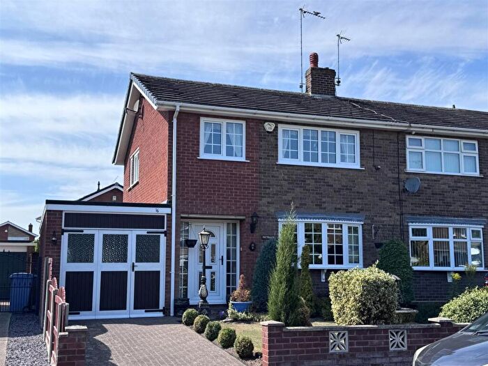 3 Bedroom Semi-Detached House For Sale In Bean Avenue, Worksop, S80