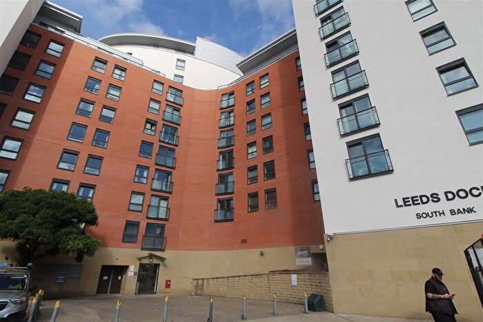 2 Bedroom Flat For Sale In Chadwick Street, Hunslet, Leeds, LS10