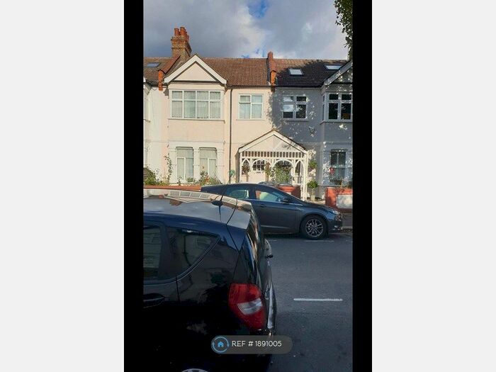 3 Bedroom Terraced House To Rent In Mervyn Road, London, W13
