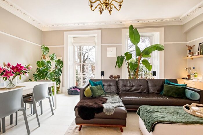 2 Bedroom Maisonette For Sale In Oakfield Road, Clifton, Bristol, BS8