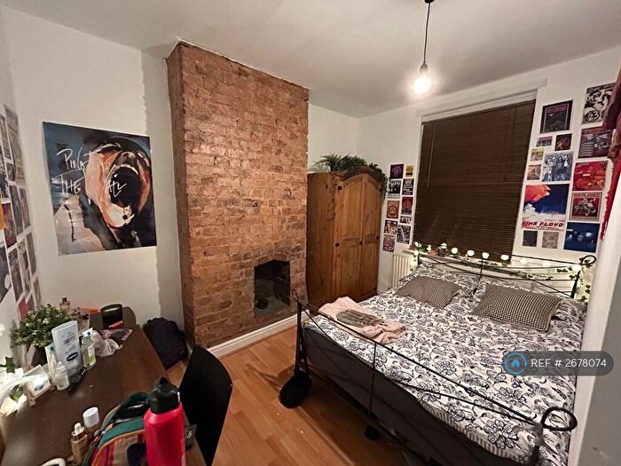 4 Bedroom Terraced House To Rent In Cedar Grove, Manchester, M14