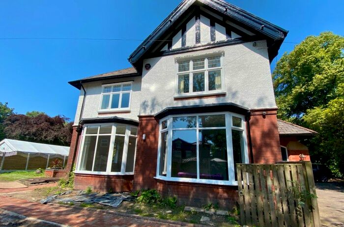 5 Bedroom Detached House To Rent In Greenmount Lane, Heaton, Bolton, BL1