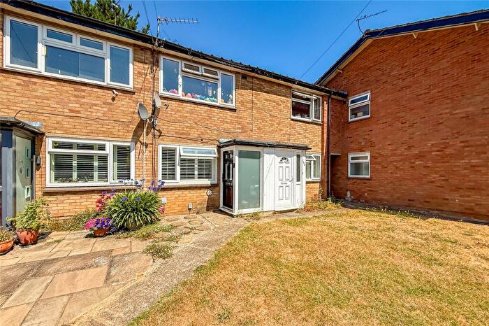 2 Bedroom Apartment For Sale In Langley Grove, Sandridge, St. Albans, Hertfordshire, AL4