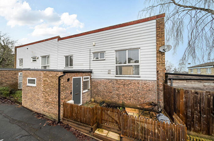 2 Bedroom Maisonette For Sale In Jameston, Bracknell, Berkshire, RG12