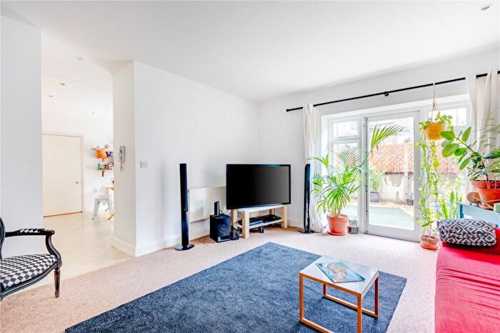 3 Bedroom Flat To Rent In Cloudesley Place, Islington, N1