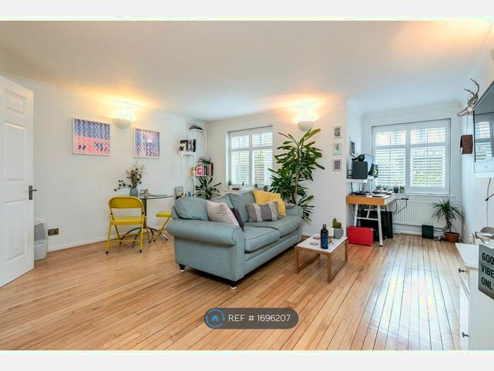 1 Bedroom Flat To Rent In Bishops Court, London, N16