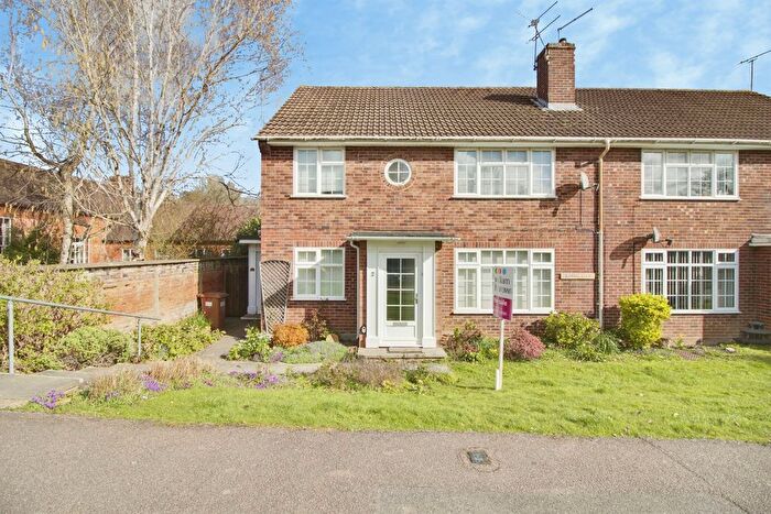 2 Bedroom Maisonette For Sale In Digswell Rise, Welwyn Garden City, AL8