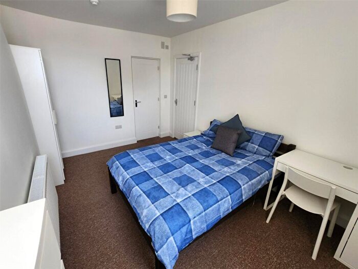 1 Bedroom Terraced House To Rent In Colwick Road, Nottingham, Nottinghamshire, NG2