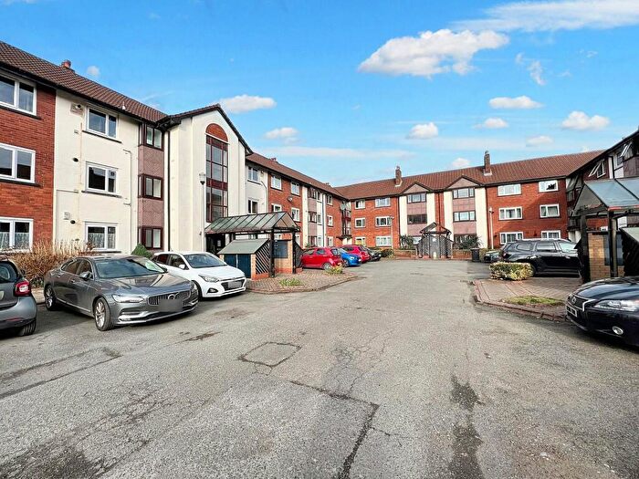 2 Bedroom Flat For Sale In Canterbury Gardens, Reeves Court, M5