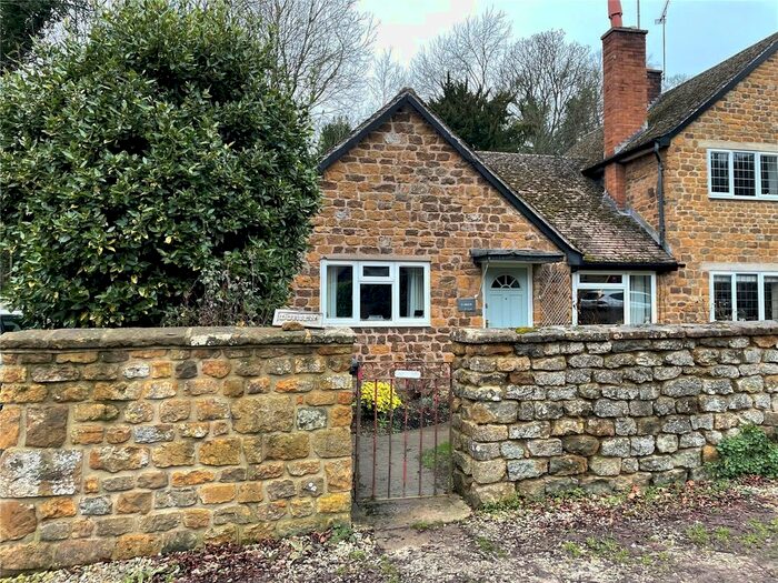 2 Bedroom Bungalow For Sale In Lorien, Avon Dassett, Southam, Warwickshire CV47