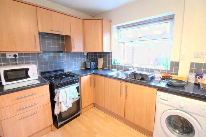2 Bedroom End Of Terrace House To Rent In **&#pppw Excluding Bills** Abbey Bridge, Lenton, NG7
