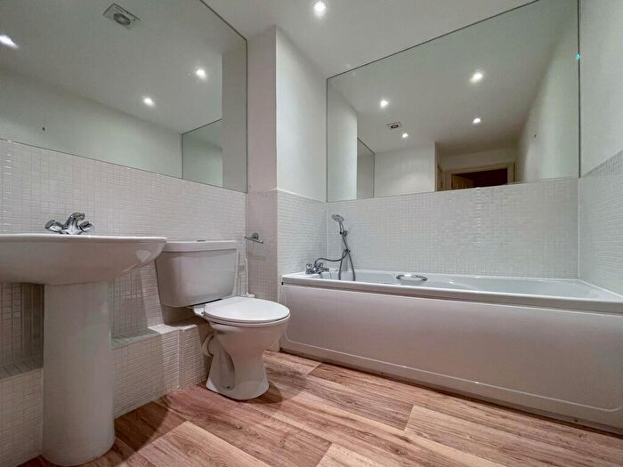 2 Bedroom Apartment To Rent In Estella Close, Swindon, Wiltshire, SN25