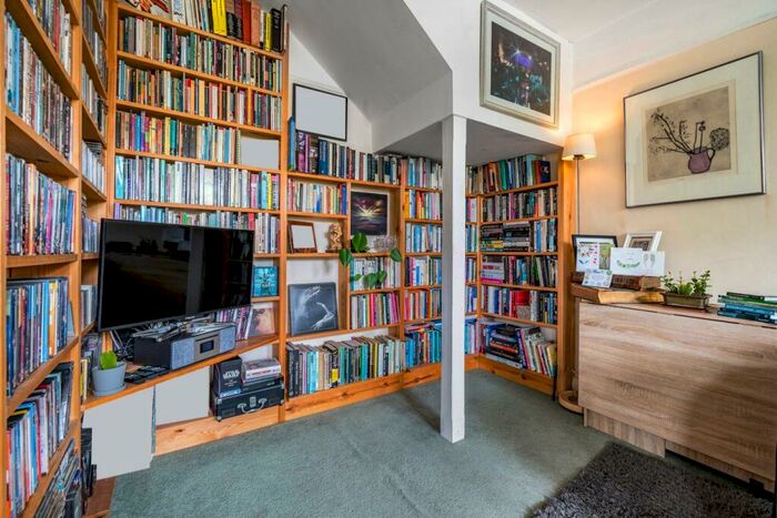 2 Bedroom Flat For Sale In Sunderland Road, Forest Hill, SE23