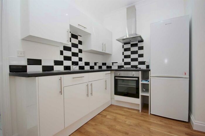 2 Bedroom Flat To Rent In St James Street, Walthamstow, E17