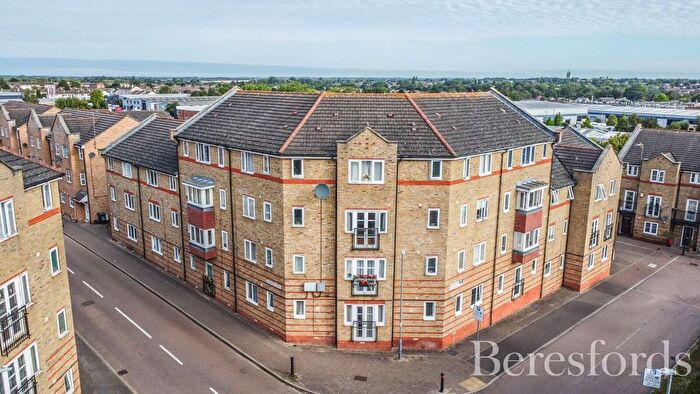 2 Bedroom Flat For Sale In Crompton Street, Chelmsford, CM1